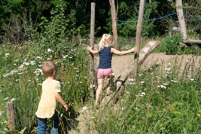 spelende kinderen
